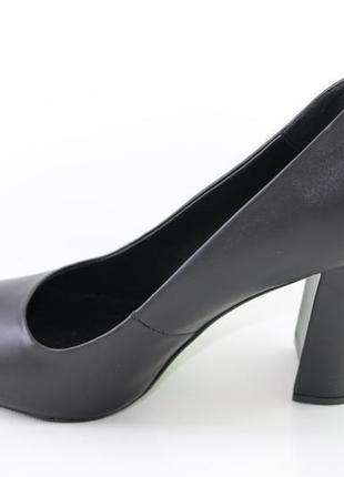 Туфлі жіночі чорні шкіряні з гострим носком і підбором 9.5 сан...6 фото