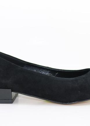 Туфлі-човники жіночі чорні замшеві на підборах 36 розмір iljna...1 фото