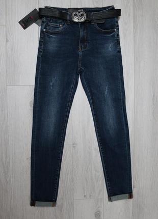 Джинси жіночі демісезонні темно-сині з потертостями розміри...