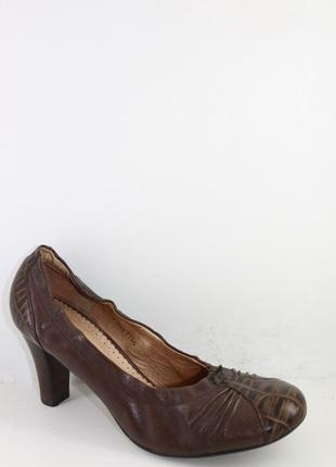 Туфлі жіночі класичні шкіряні на підборах 7.5 см колір коричне...2 фото