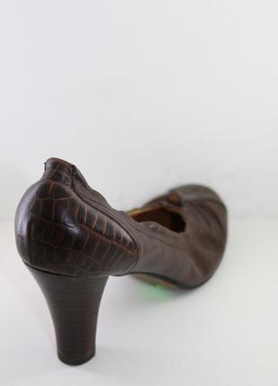 Туфлі жіночі класичні шкіряні на підборах 7.5 см колір коричне...6 фото