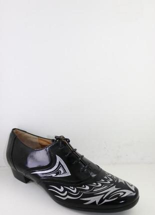 Туфлі жіночі чорні шкіряні (лак) зі шнурівкою і бічним замком ...3 фото