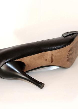 Туфлі жіночі шкіряні чорні на шпильці з гострим носком conni к...8 фото