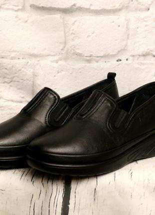 Жіночі туфлі комфорт шкіряні чорні на гарну повноту, невелика ...9 фото