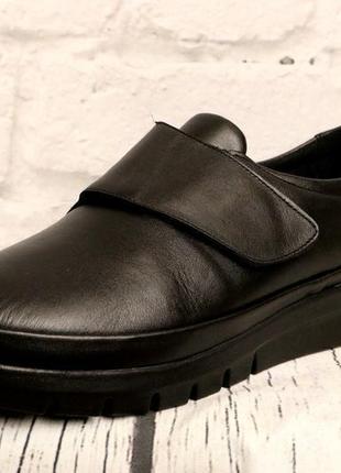 Жіночі туфлі комфорт турецькі шкіряні чорні на липучці невелик...3 фото