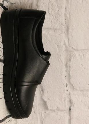 Жіночі туфлі комфорт турецькі шкіряні чорні на липучці невелик...5 фото