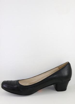 Туфлі жіночі класичні шкіряні чорні висота каблука 4.5 сантиме...3 фото