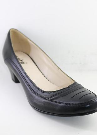 Туфлі жіночі класичні шкіряні чорні висота каблука 4.5 сантиме...8 фото
