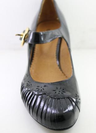 Туфлі жіночі шкіряні класичні лаковані чорні, розмір 40 за уст...4 фото