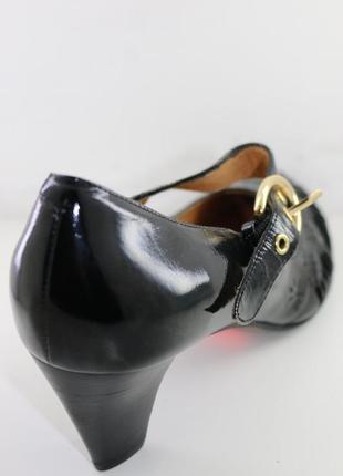 Туфлі жіночі шкіряні класичні лаковані чорні, розмір 40 за уст...5 фото