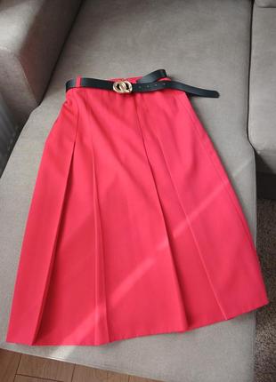 Шикарная красная юбка миди1 фото