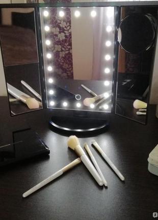 Косметичне дзеркало з підсвіткою 22 led mirror2 фото