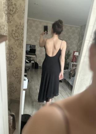 Платье черного цвета с вырезом на спине2 фото