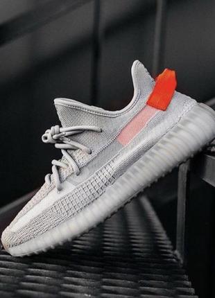 Кроссовки adidas yeezy 350 v2 мужские и женские унисекс9 фото