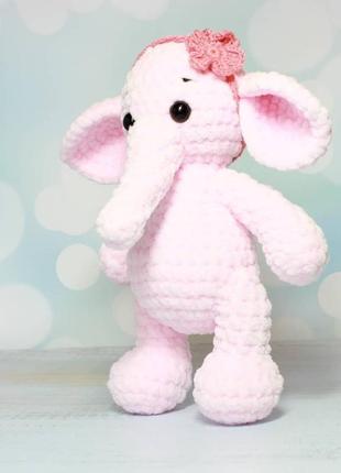 Плюшевий рожевий слон