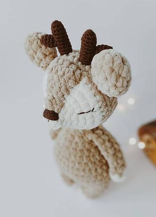 Оленятко, символ новорічних свят, новорічний декор, подарунок, лісове звірятко