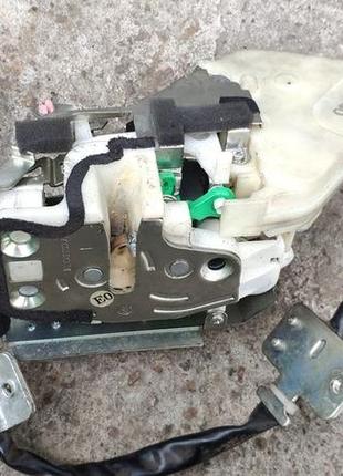 Замок дверцят задньої лівої хонда цр-в 2, honda cr-v 2 2002-20...