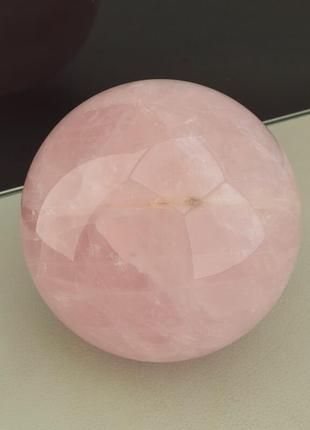 Куля рожевий кварц природний, розмір 68x68мм.