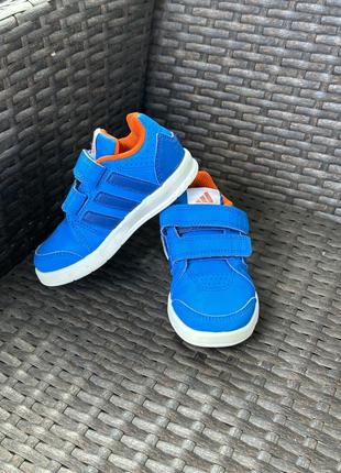 Кросівки adidas