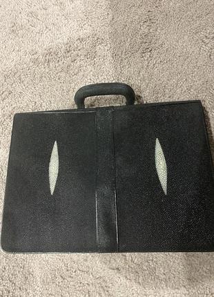 Шикарный портфель  полностью сшитый из кожи ската4 фото
