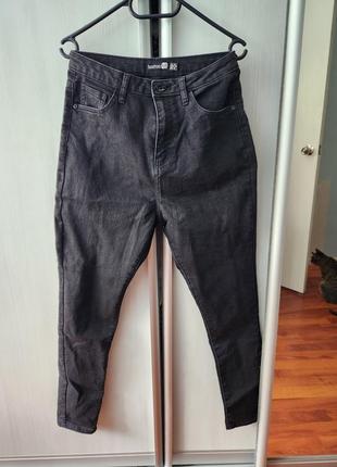 Черные джинсы boohoo 38-401 фото