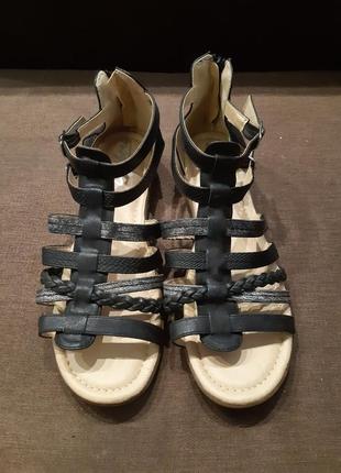 Босоніжки від dockers