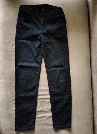 2 пари джинс waikiki ( сині і чорні)1 фото
