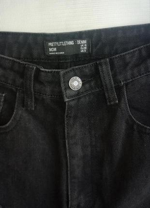 Рваные джинсы mom высокой прсадкой pretty little thing