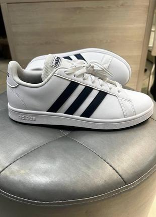 Кросівки чоловічі