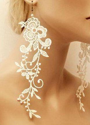 Сережки мереживні весільні аксесуари.