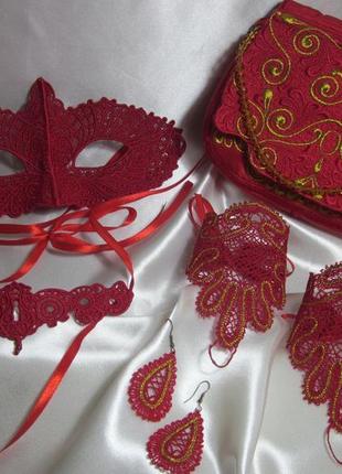 Аксесуари в комплекті. клатч королівський, мереживний, вишивка...