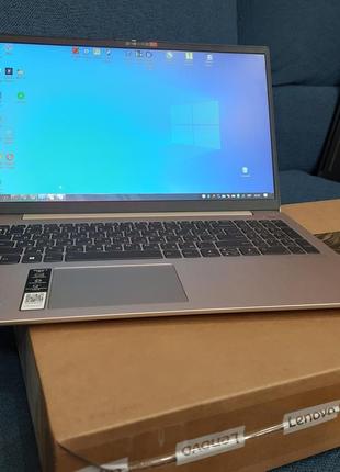 Вишивальні програми 6 шт. встановлені на ноутбуці lenovo ideap...