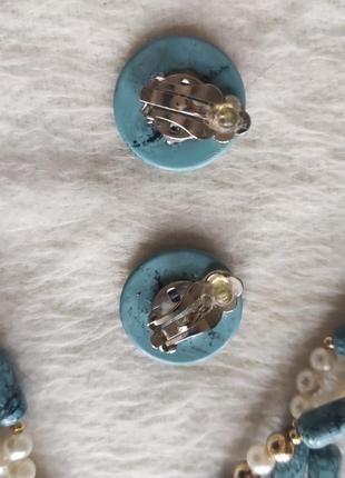 Милый винтажный сет из нижочки: трехпадное ожерелье и клипсы. материал- пластик. состояние отличное. ожерелье длиной 60см, диаметр клипсов 2.5 си5 фото