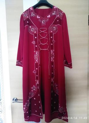 Платье бордовое с вышивкой3 фото