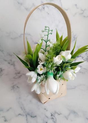 Композиція квітів з мила - підсніжники з кошику 23 фото