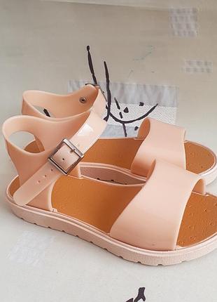 Босоножки для девочки 3
