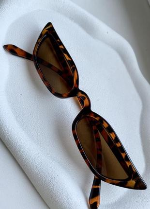 Трендовые узкие очки в леопардовый принт2 фото