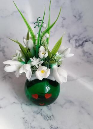 Композиція квітів з мила - підсніжники і смайлик1 фото