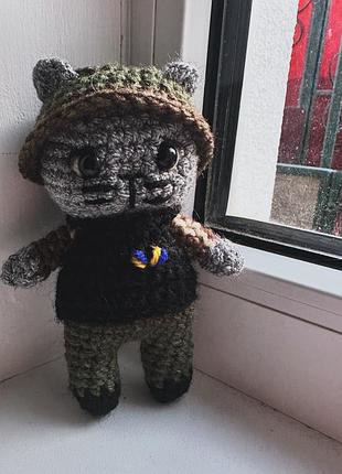 Вʼязаний котик