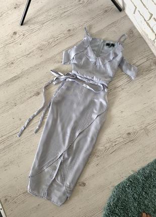 Сатинова сукня міді з відкритим плечима на тонких бретелях2 фото