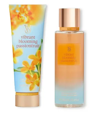 Набір парфумований спрей міст і лосьйон victoria's secret vivid blooms vibrant blooming passionfruit