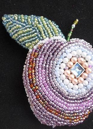 Брошь из бисера-"молодильное яблочко".эксклюзив.