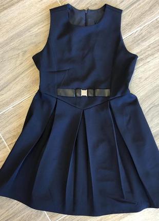 Шкільний сарафан з шкіряним декором, в складку, колір синій