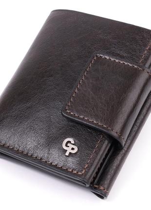 Люксовий гаманець із безліччю відділень із якісної натури.