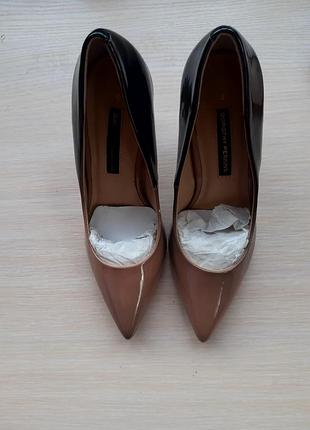 Туфлі, лодочки .