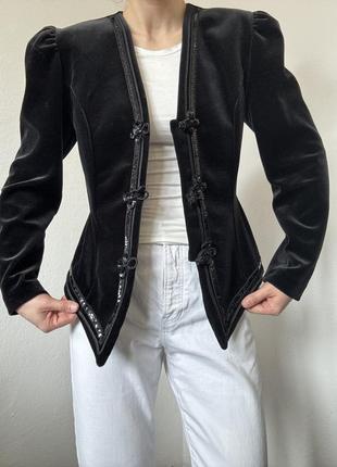 Велюровый пиджак с объемными рукавами жакет черный блейзер велюр жакет винтажный пиджак хлопок с бисером жакет9 фото