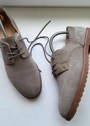 Женские кожаные туфли 

clarks