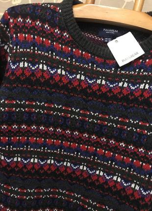 Нереально красивый и стильный брендовый вязаный свитер в узорах.