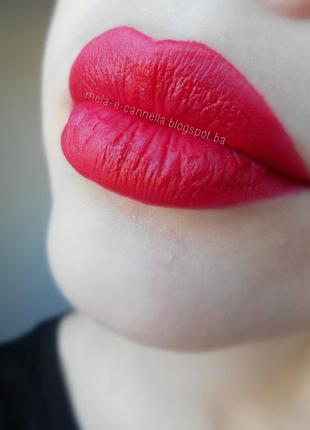 Помада ruby kiss - avon perfectly matte ruby kiss матовое превосходство4 фото