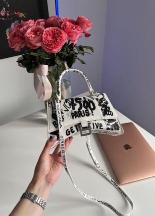 Balenciaga hourglass small handbag graffiti in white2 фото